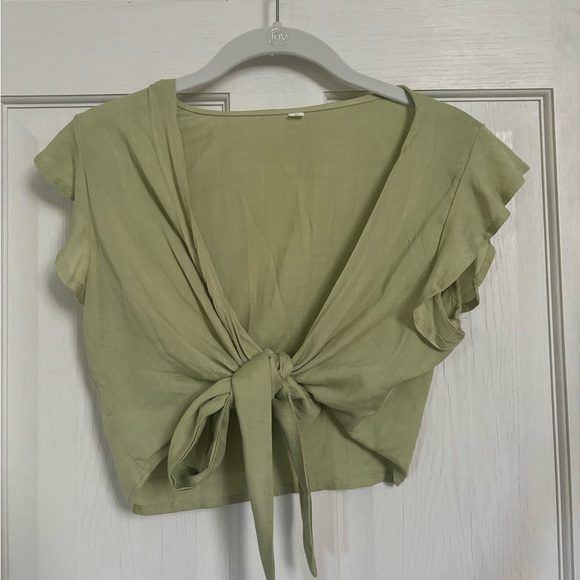 SHEIN Tops - Green Tie Front Top